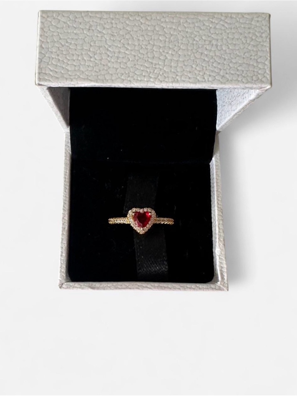 Pandora Gold Heart Ring with Red Stone UNUSED SIZE 7 / Comes with box